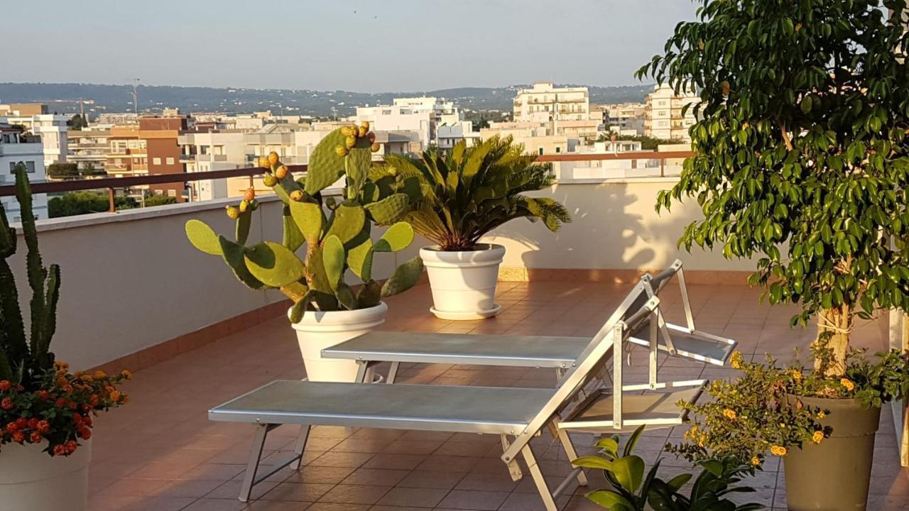 Isolaazzurra Apartment Monopoli Bagian luar foto